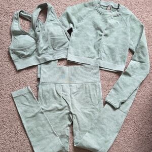 3pc. Women's Seamless Activewear Set - Green Camo